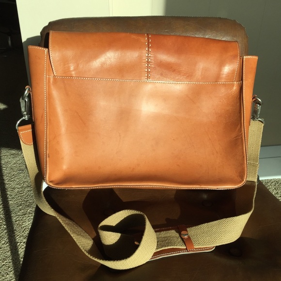 Natural saddle leather messenger, briefcase, bag - Picture 4 of 8